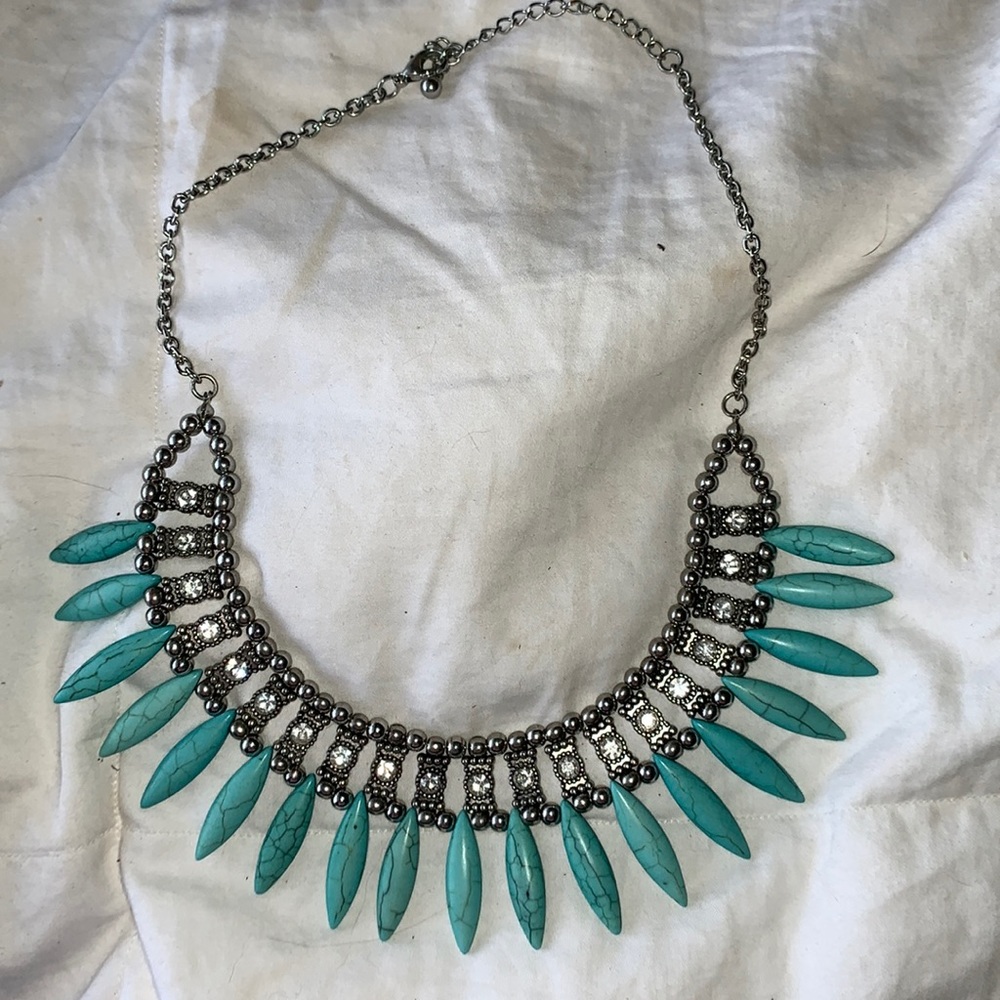 EUC H&M turquoise statement necklace